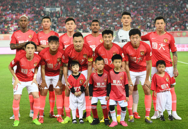 冠后将比巴 冠后将比巴